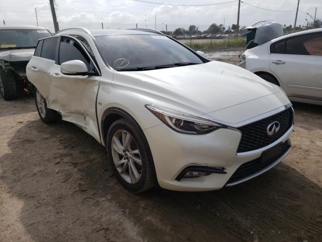 Infiniti Qx30 base (2017)