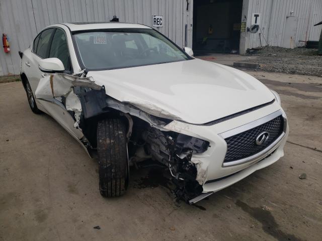 Infiniti Q50 base (2015)
