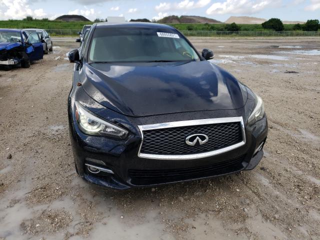 Infiniti Q50 base (2015)