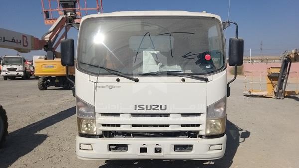 Isuzu Reward np (2011)