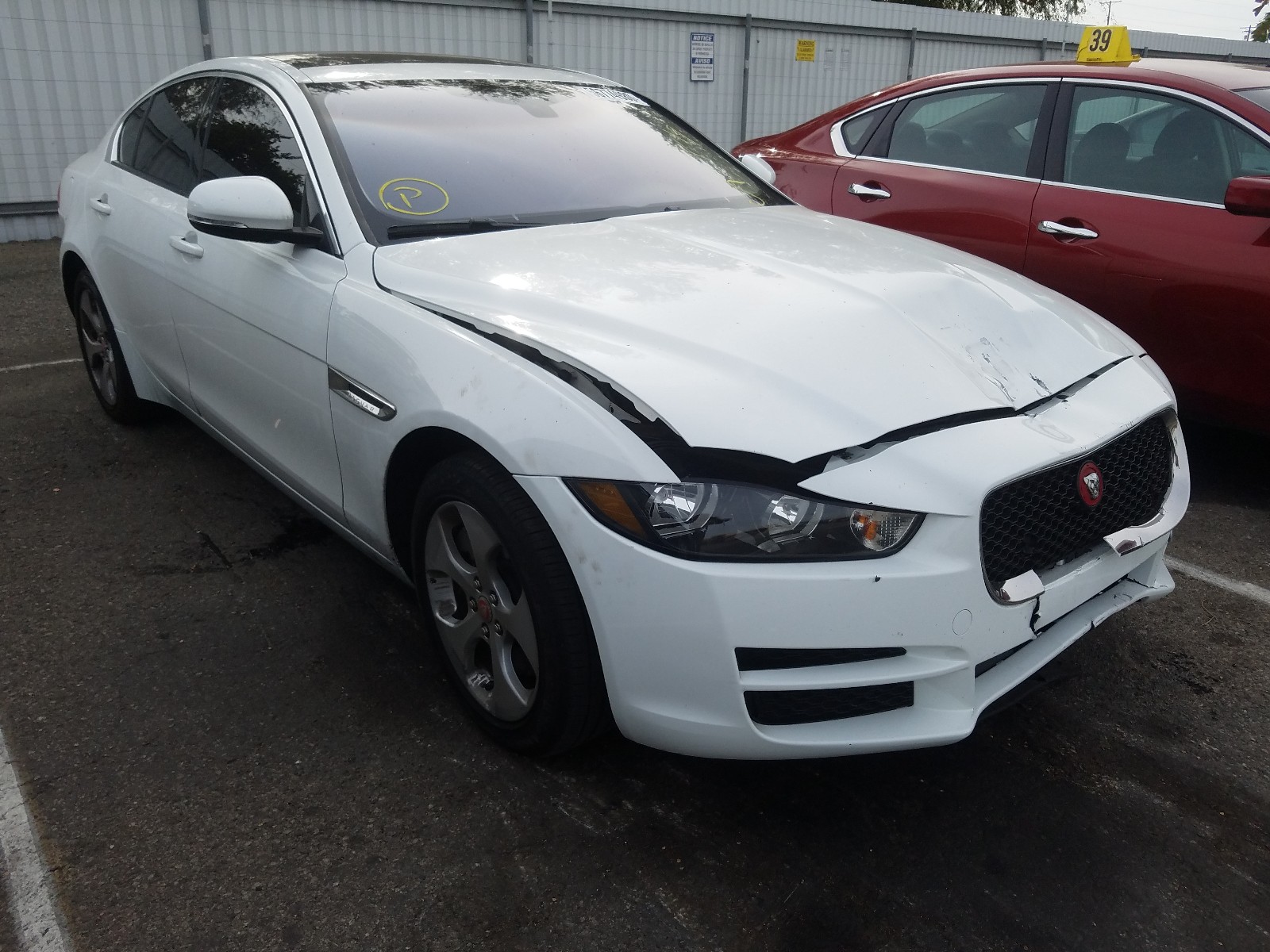 Jaguar Xe (2017)