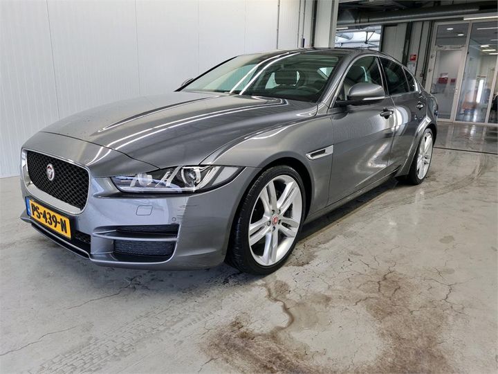Jaguar Xe (2017)