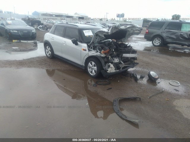 Mini Cooper hardtop 4 door (2016)