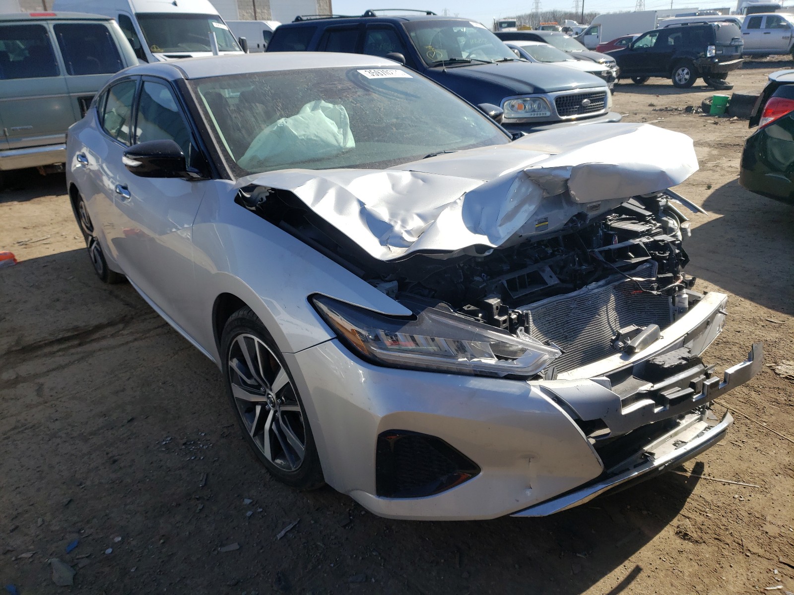 Nissan Maxima sv (2020)