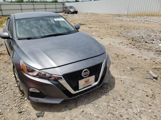 Nissan Altima s (2020)