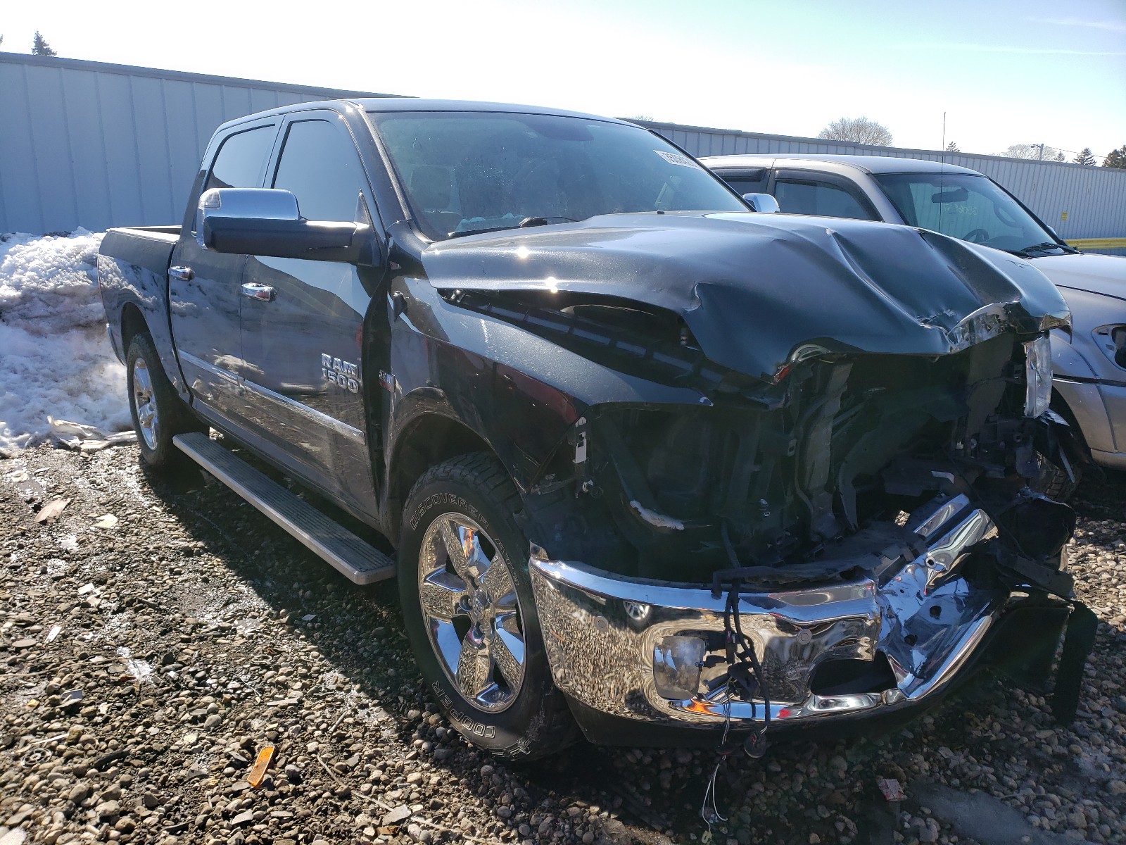 Ram 1500 slt (2017)