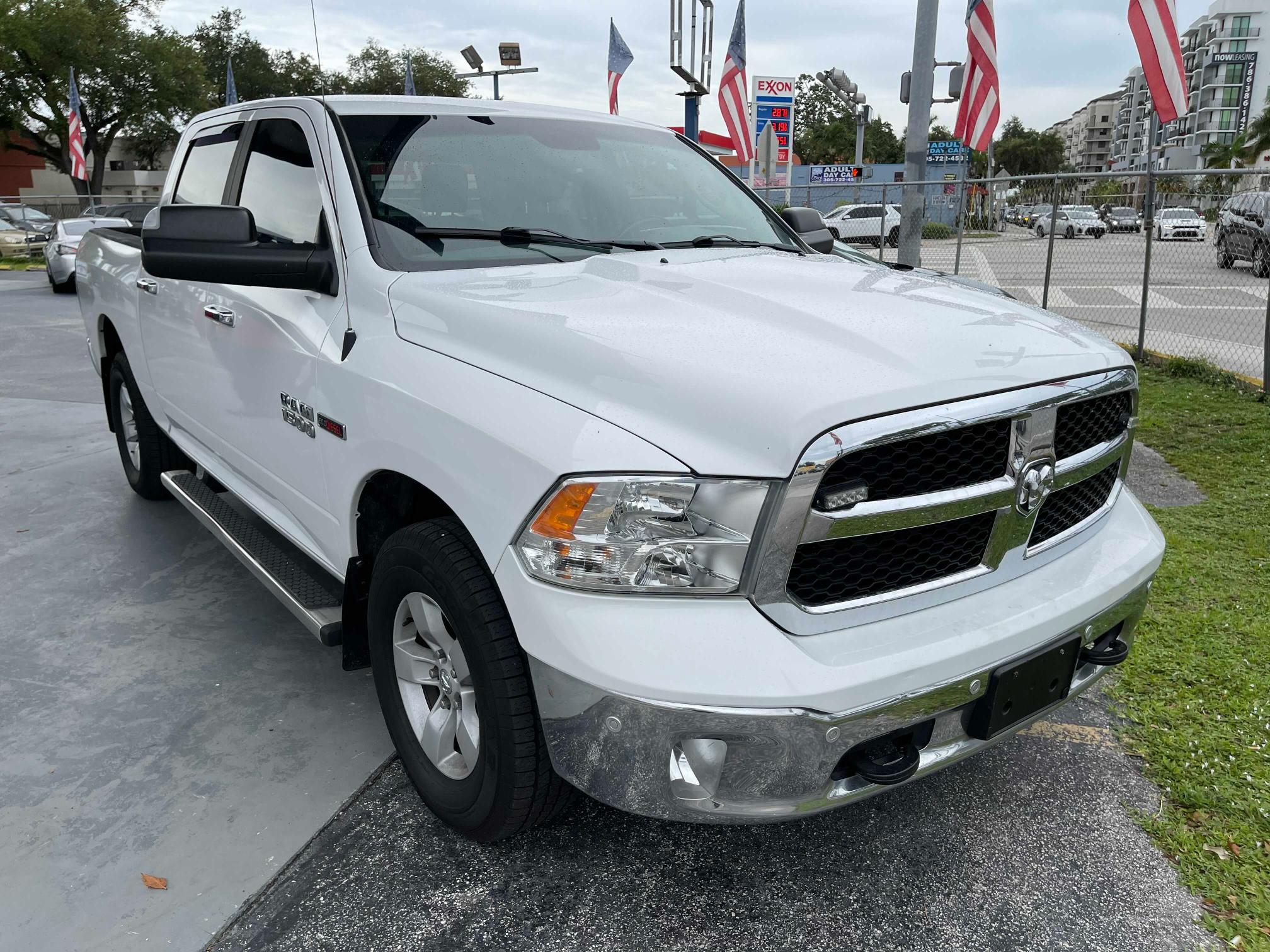 Ram 1500 slt (2018)