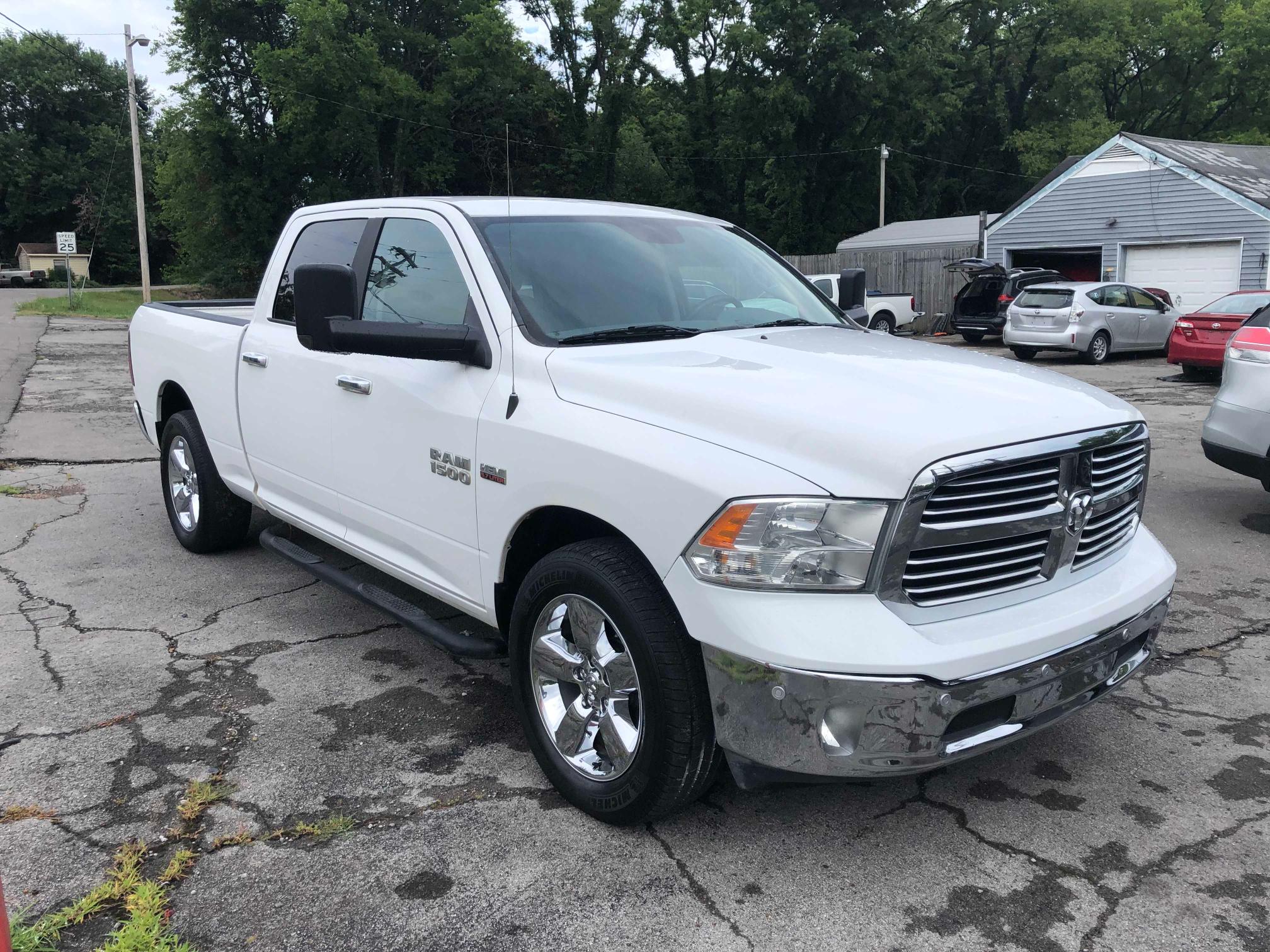 Ram 1500 slt (2017)