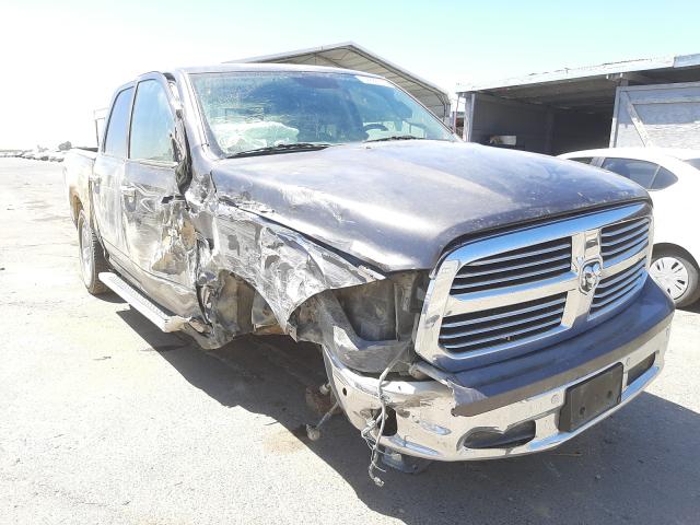 Ram 1500 slt (2017)
