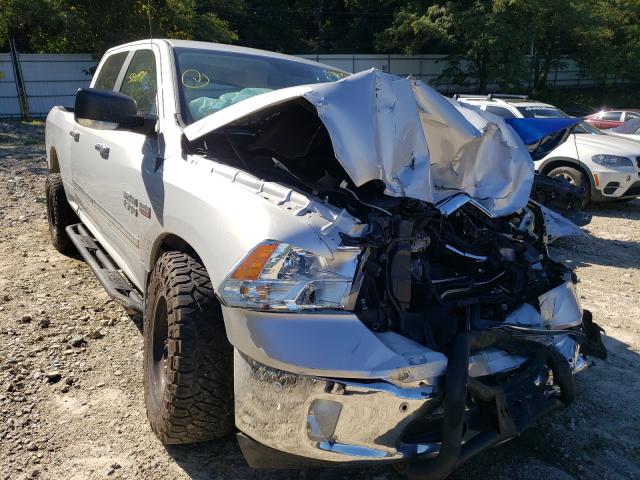 Ram 1500 slt (2015)