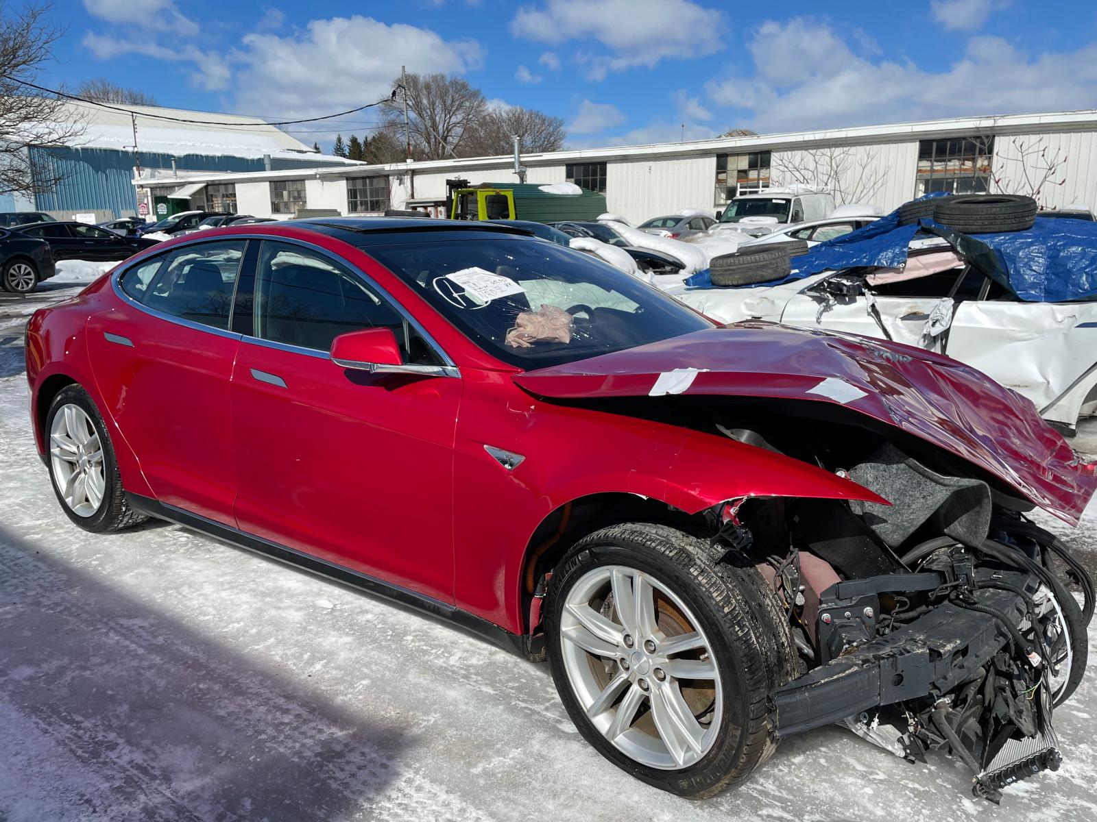 Tesla Model s (2015)