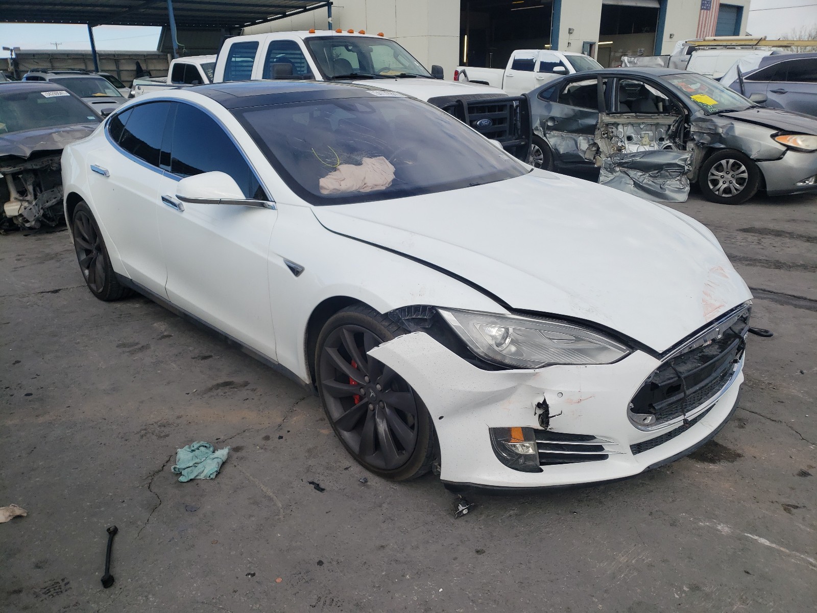 Tesla Model s (2016)