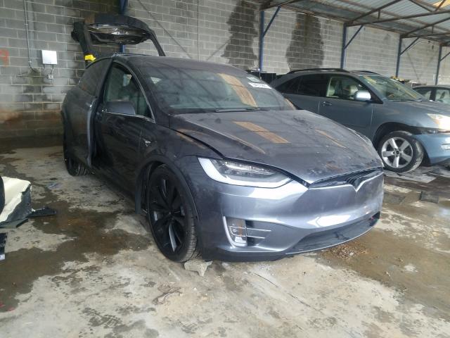 Tesla Model x (2020)