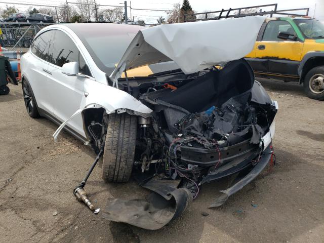 Tesla Model x (2020)