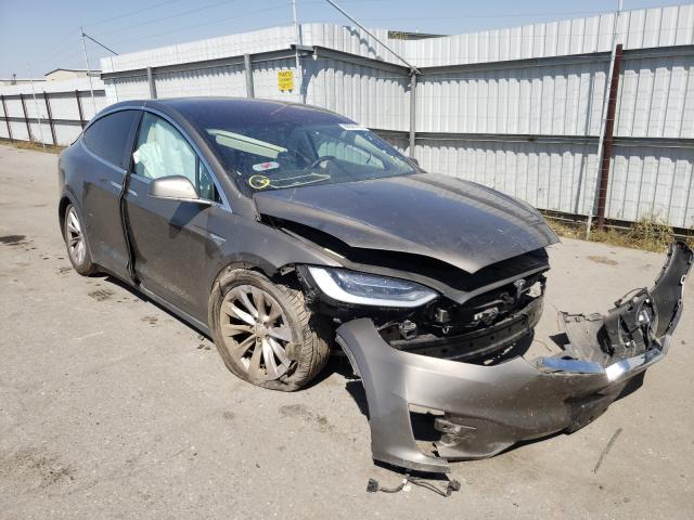 Tesla Model x (2016)
