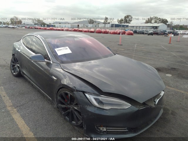 Tesla Model s (2020)