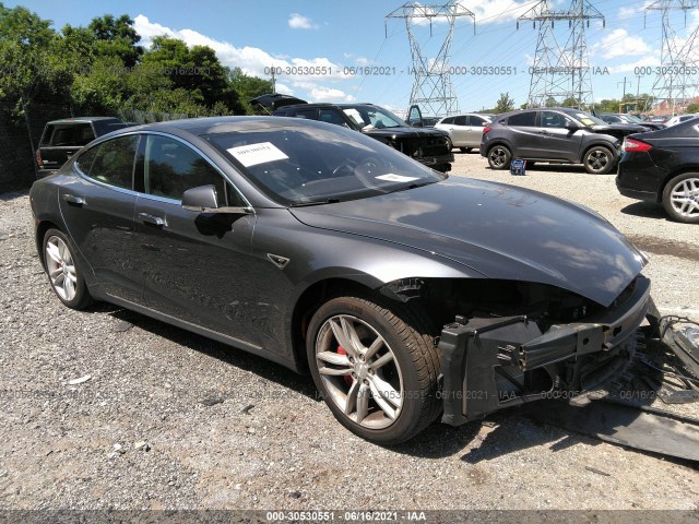 Tesla Model s (2015)