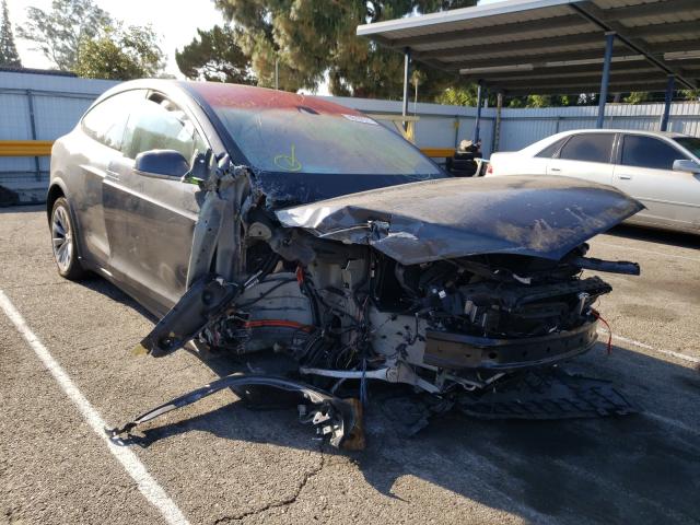 Tesla Model x (2016)