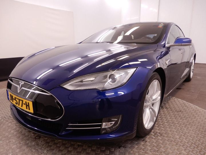 Tesla Model s (2016)