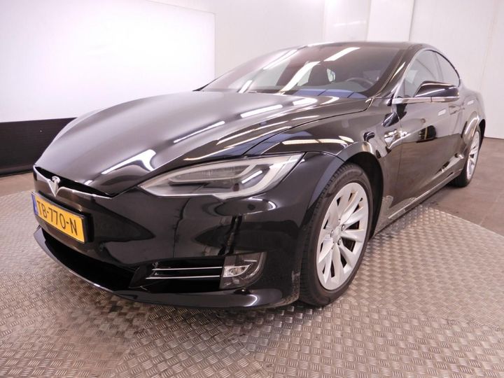 Tesla Model s (2018)