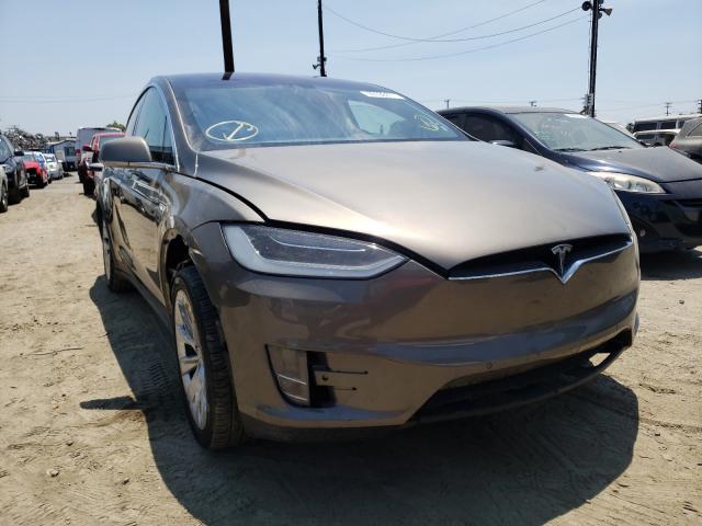 Tesla Model x (2016)