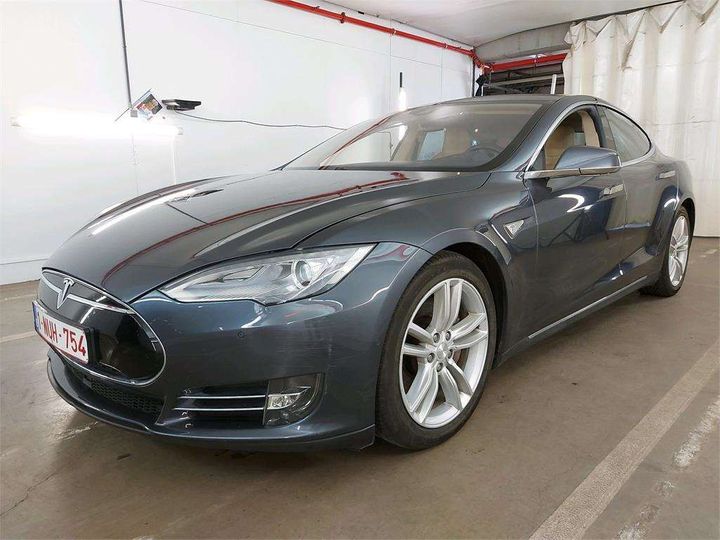 Tesla Model s (2016)