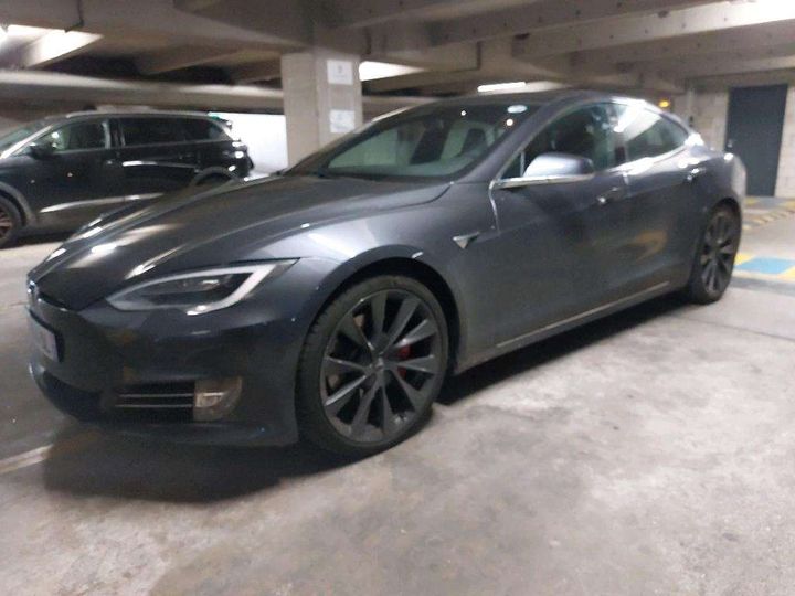 Tesla Model s (2020)