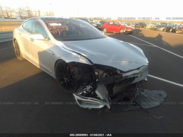 Tesla Model s (2016)