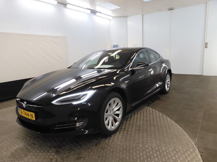 Tesla Model s (2018)