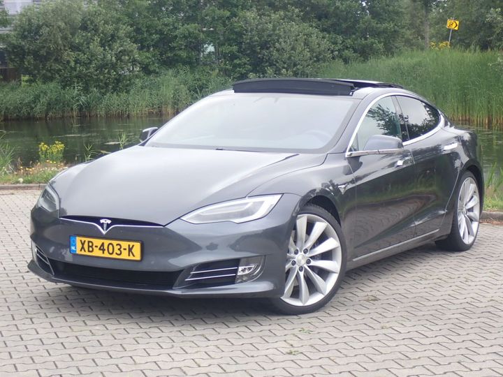 Tesla Model s (2018)