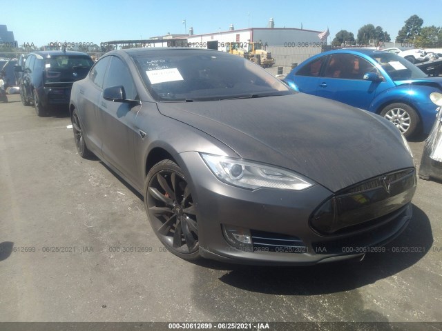 Tesla Model s (2015)