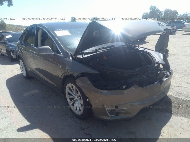 Tesla Model x (2016)
