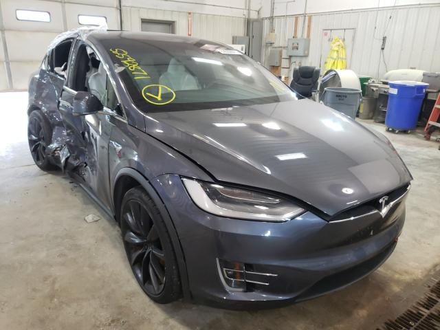 Tesla Model x (2020)