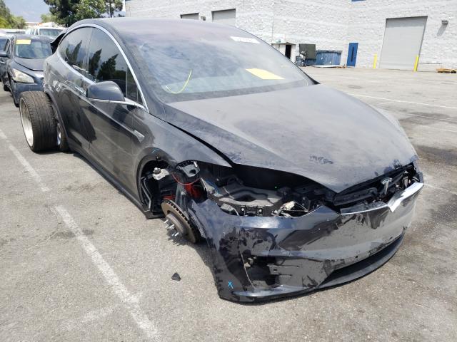 Tesla Model x (2016)