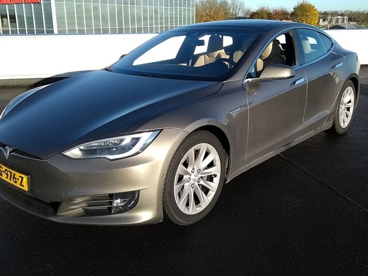 Tesla Model s (2016)