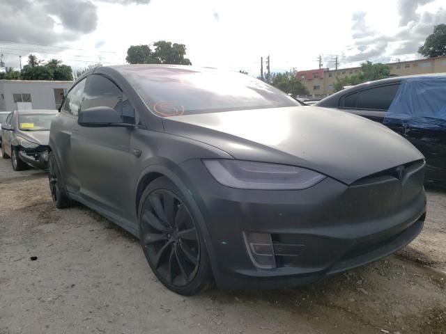 Tesla Model x (2020)