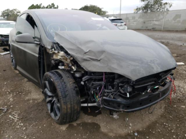 Tesla Model x (2020)