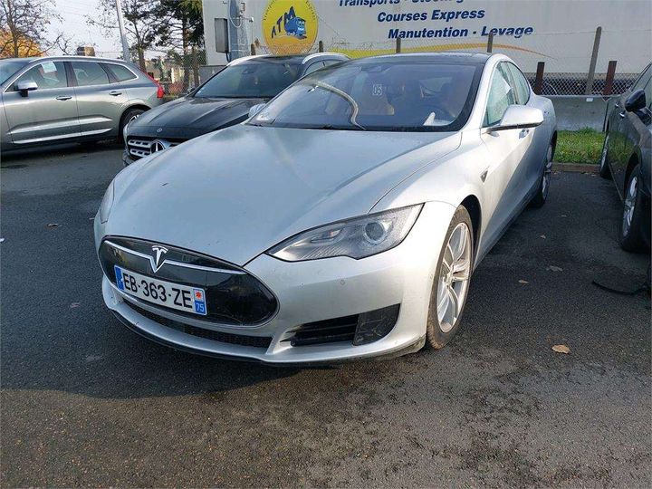 Tesla Model s (2016)
