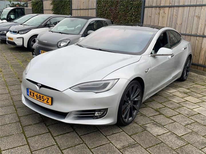 Tesla Model s (2017)