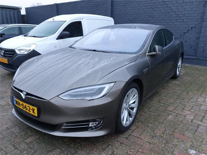 Tesla Model s (2017)