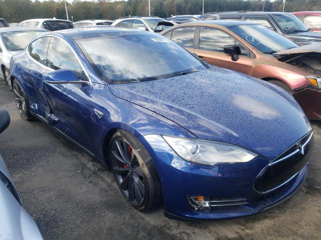 Tesla Model s (2015)