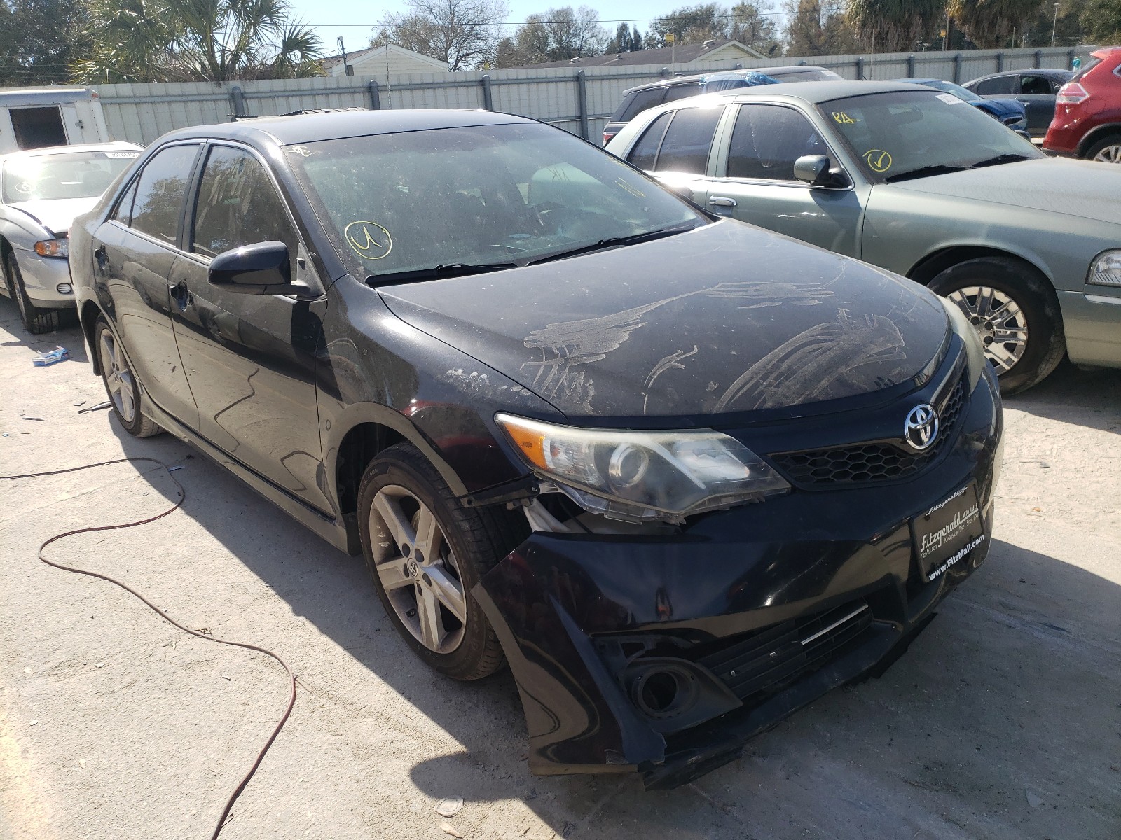 Toyota Camry base (2012)