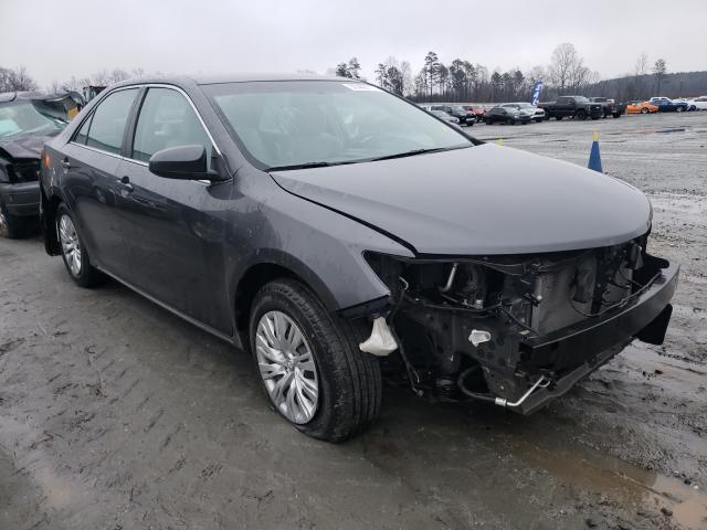 Toyota Camry base (2012)