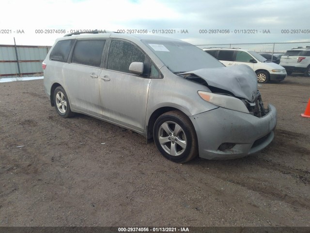 Toyota Sienna (2015)
