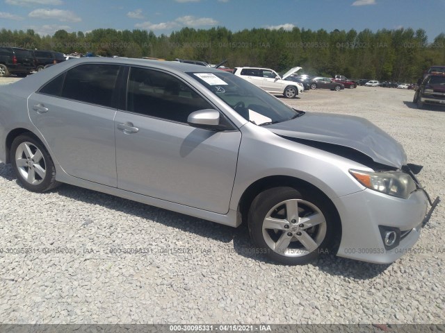Toyota Camry (2012)