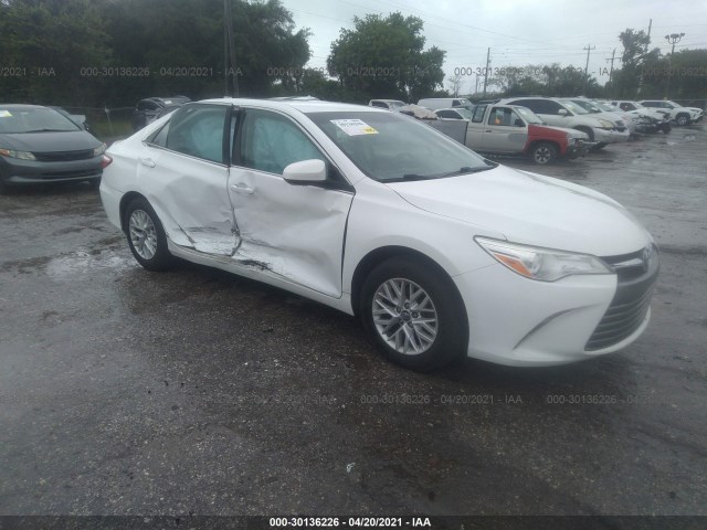 Toyota Camry (2016)