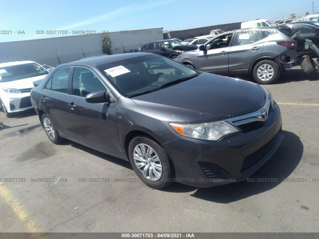 Toyota Camry (2012)