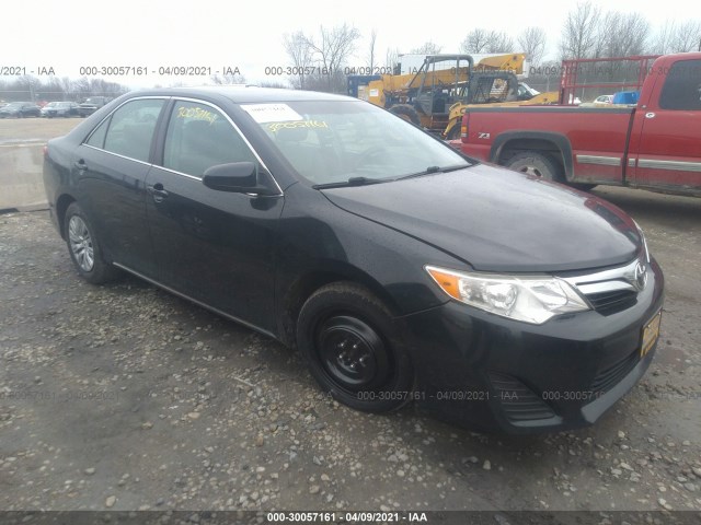 Toyota Camry (2014)