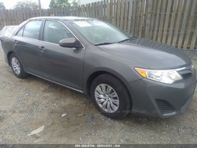 Toyota Camry (2014)