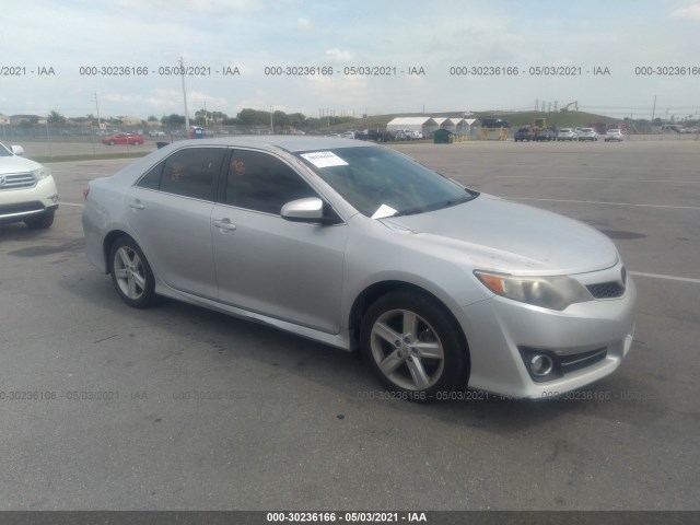 Toyota Camry (2012)